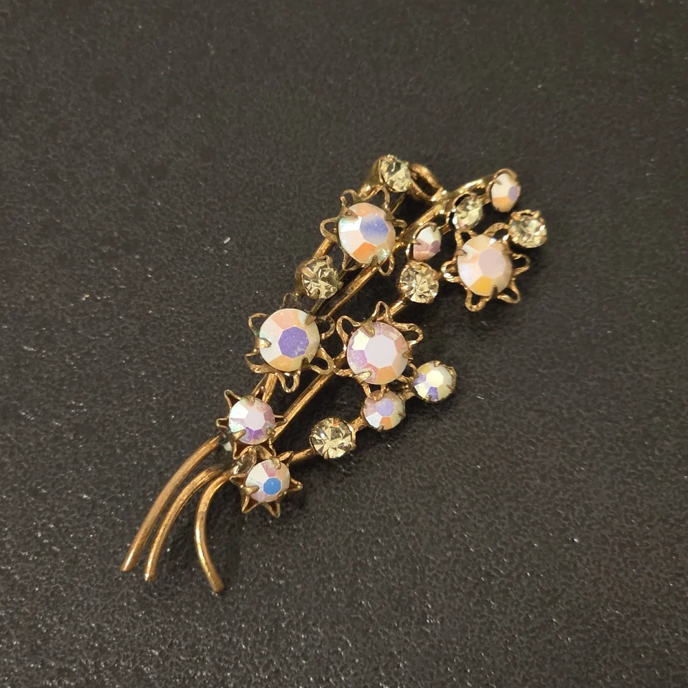 Vintage Aurora Borealis Rhinestone Brooch